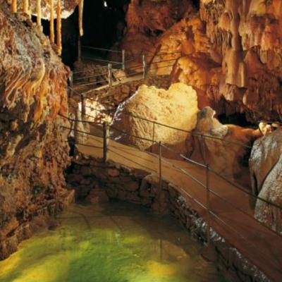 Grotte De Dargilan