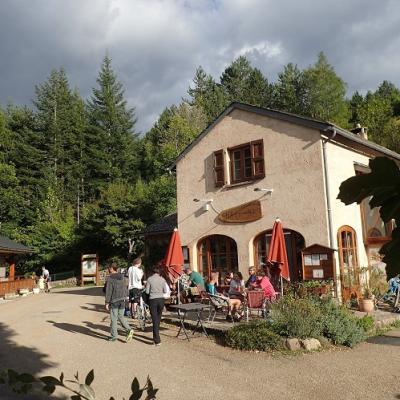 Terrasse Soir Camping La Cascade Lozere